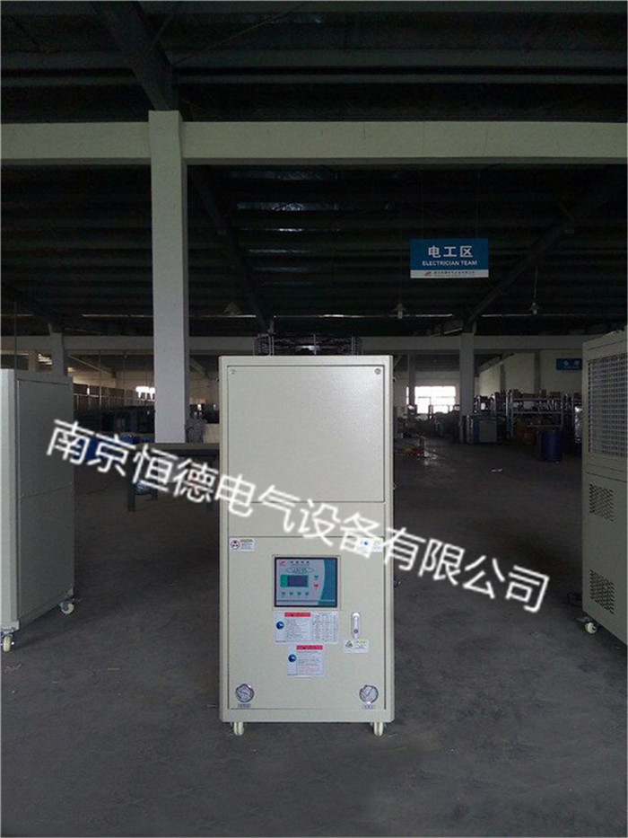 冷水機壓縮機接觸器電源缺相