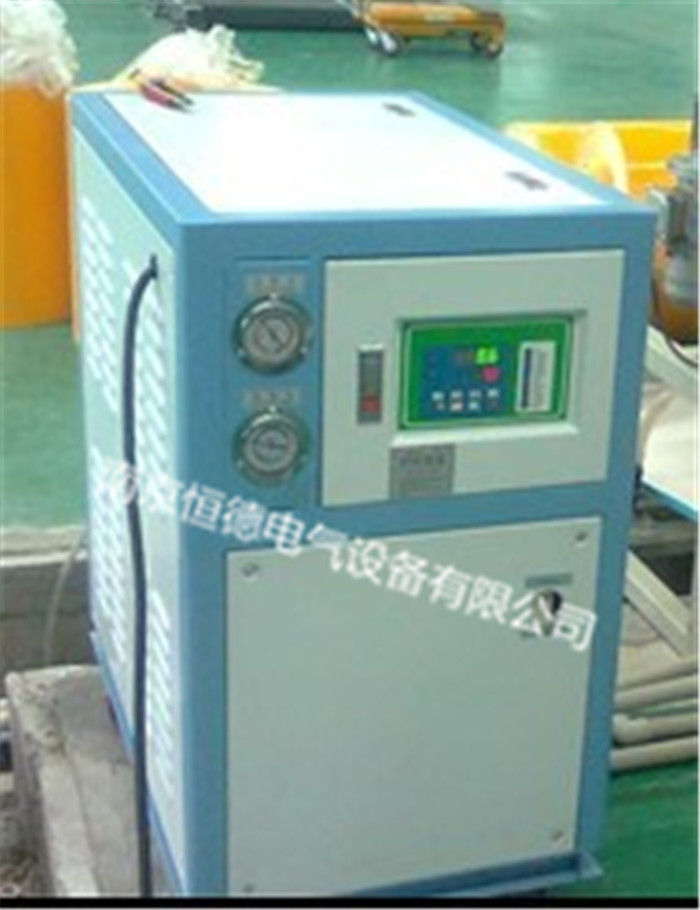 水冷螺桿式冷水機(jī)特點(diǎn)