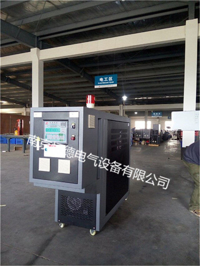 高光無痕注塑轉(zhuǎn)換機